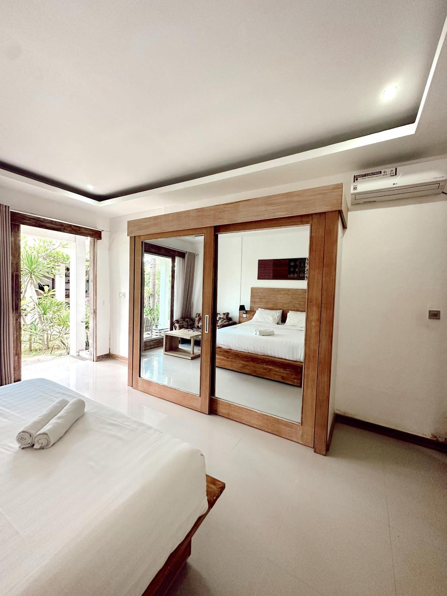Hotel Hi5 Kuta Kuta  Zewnętrze zdjęcie