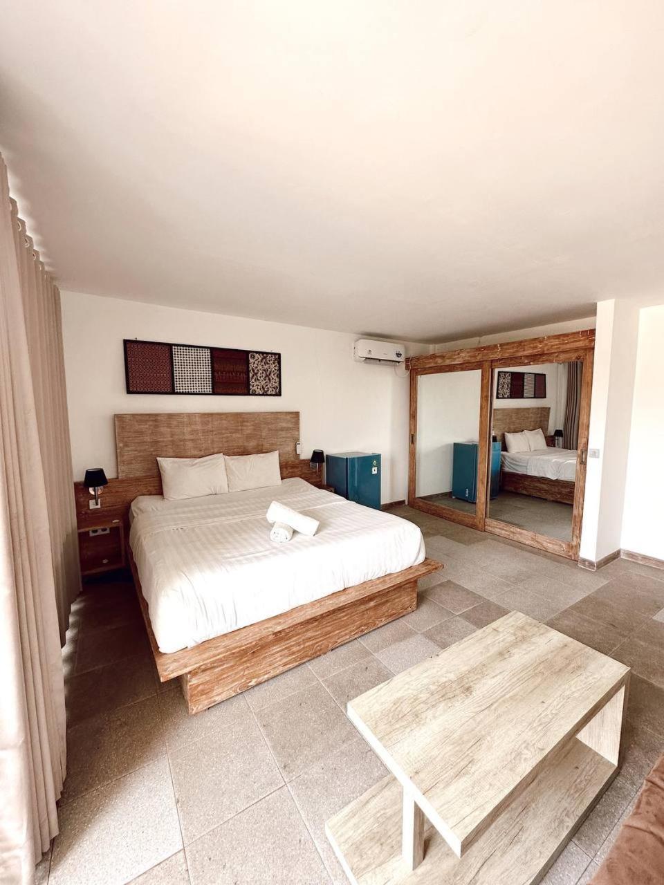 Hotel Hi5 Kuta Kuta  Pokój zdjęcie