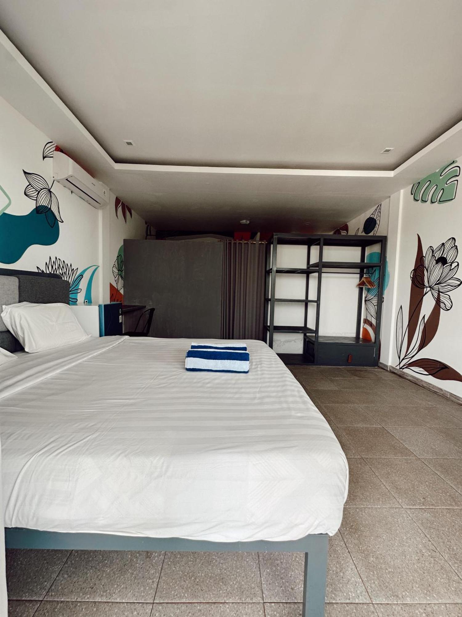 Hotel Hi5 Kuta Kuta  Pokój zdjęcie